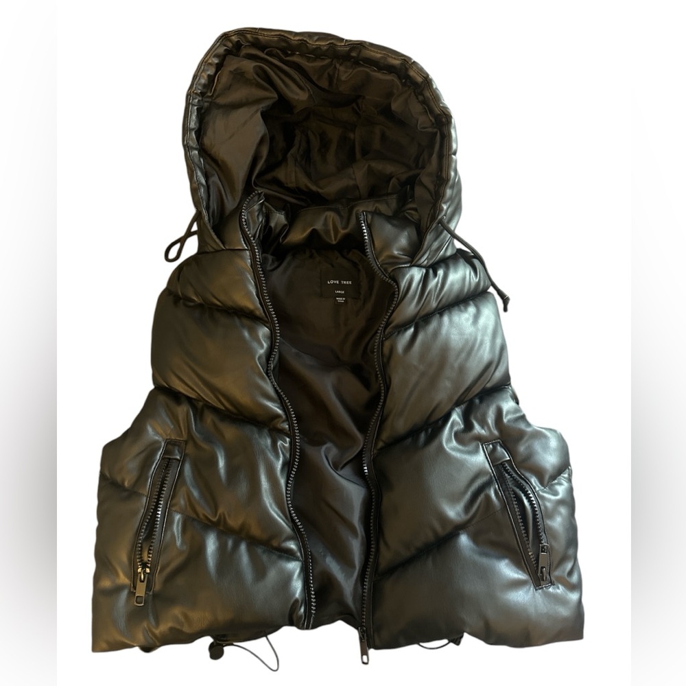 Love tree puffer vest size large